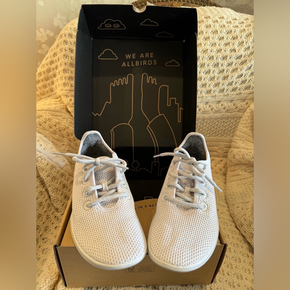 Allbirds Tree Runners in Chalk Size 8 Women’s